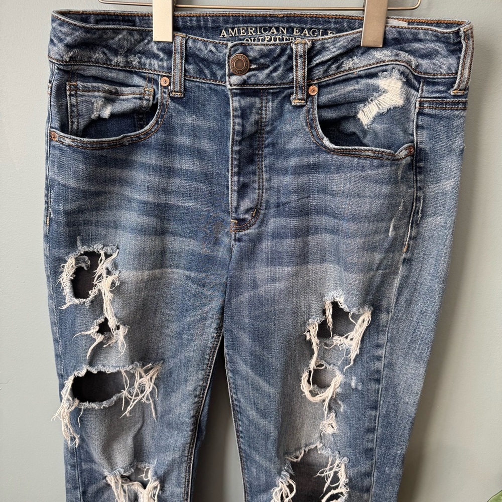 American Eagle Tomgirl Destroyed Jeans with Raw Hem. Stretch. Women’s 8 - Picture 5 of 11